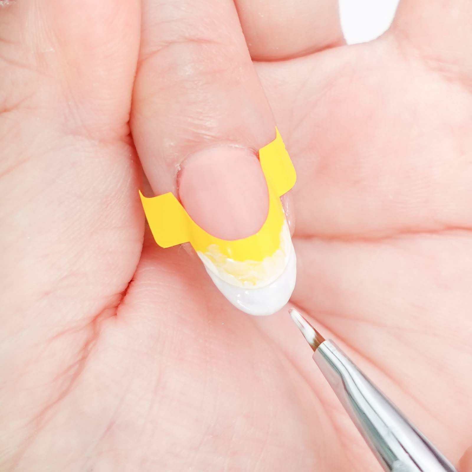 フレンチネイルのやり方