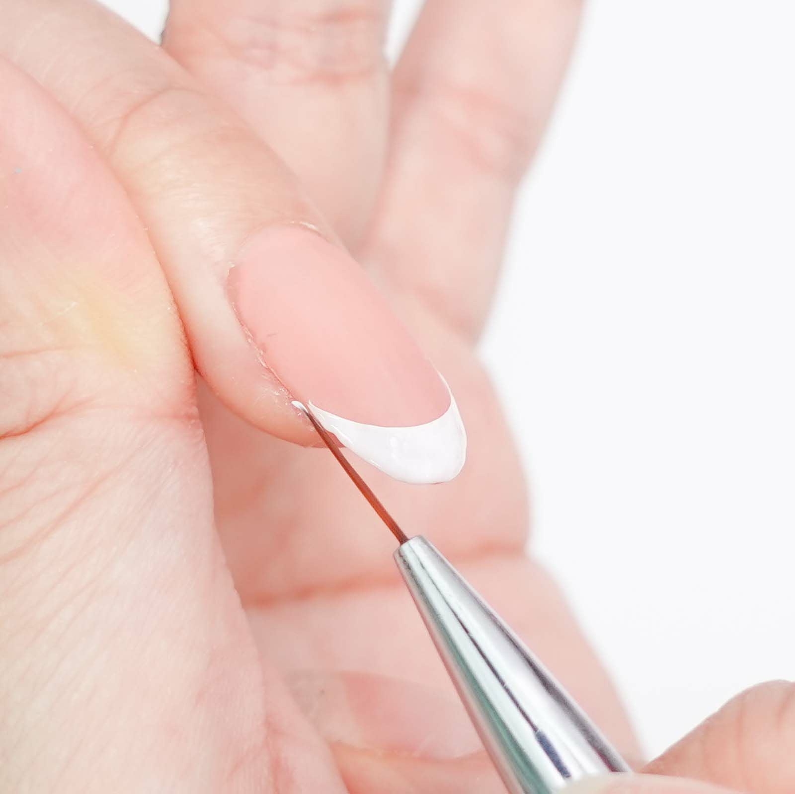 フレンチネイルのやり方