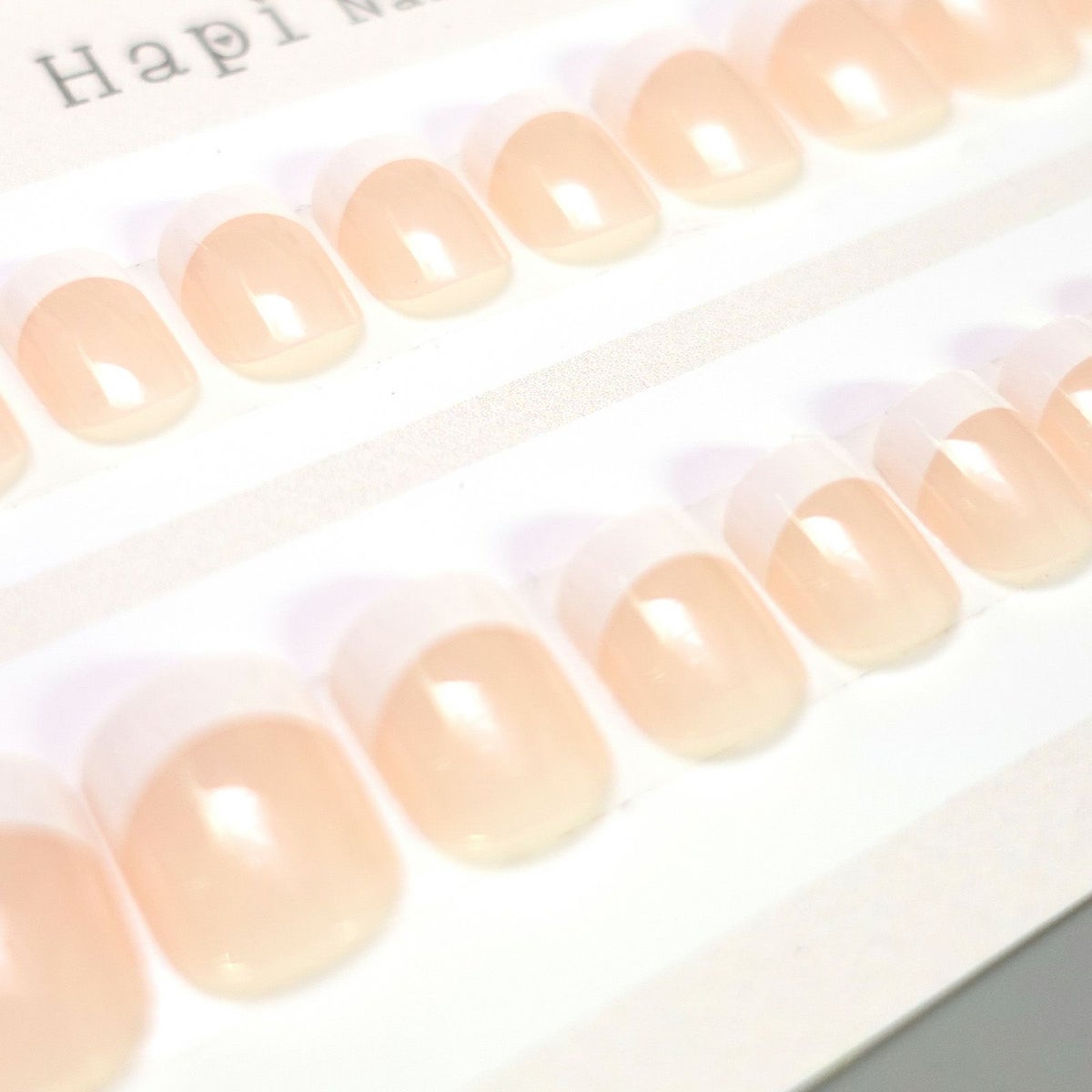 短めフレンチネイルデザイン[デザイン済ネイルチップ]