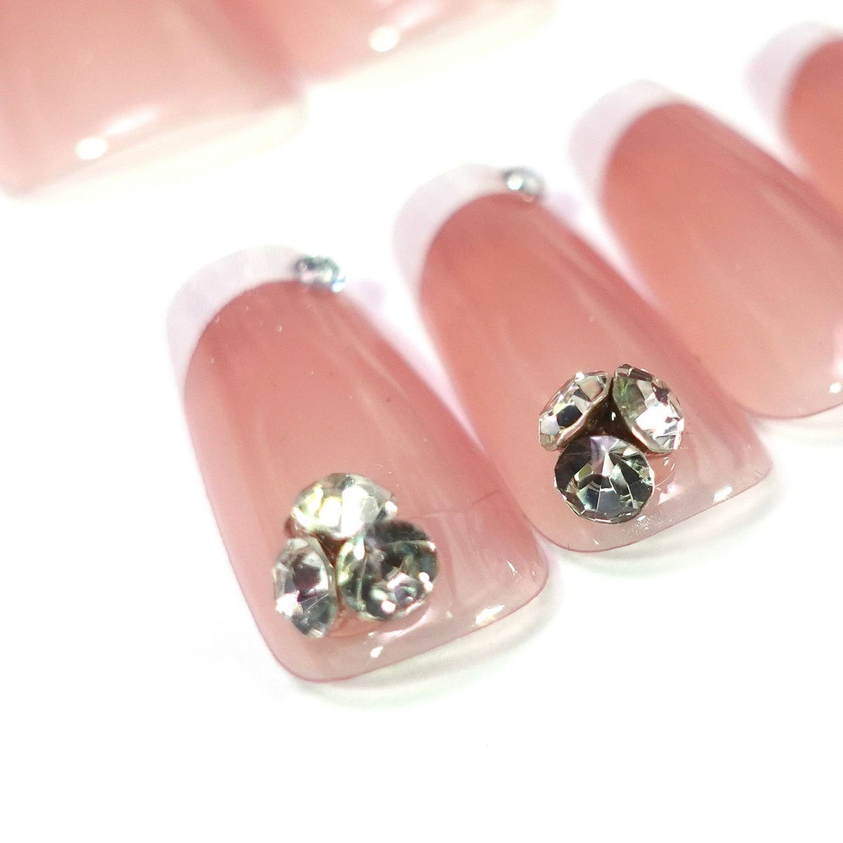 ビジュー付フレンチネイルデザイン[デザイン済ネイルチップ]ビジュー付フレンチネイルデザイン[デザイン済ネイルチップ]