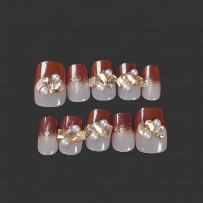 ショートボルドービジューフレンチ[デザイン済ネイルチップ]