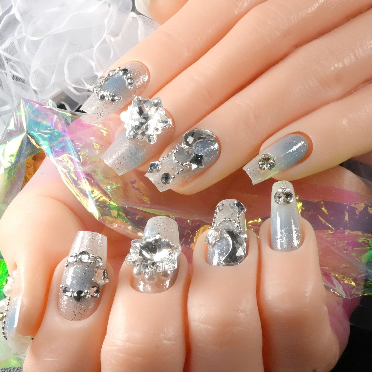 スノービジューネイル[デザイン済ネイルチップ]