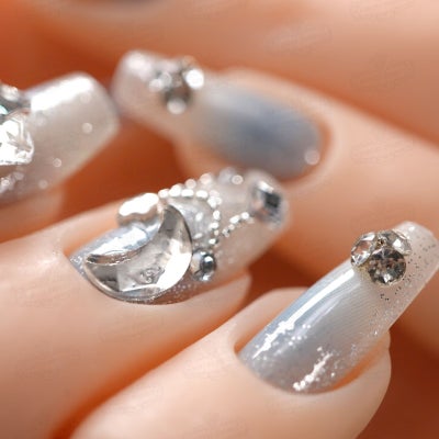 スノービジューネイル[デザイン済ネイルチップ]